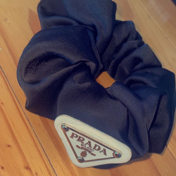 Prada scrunchie - Picture 1 of 1